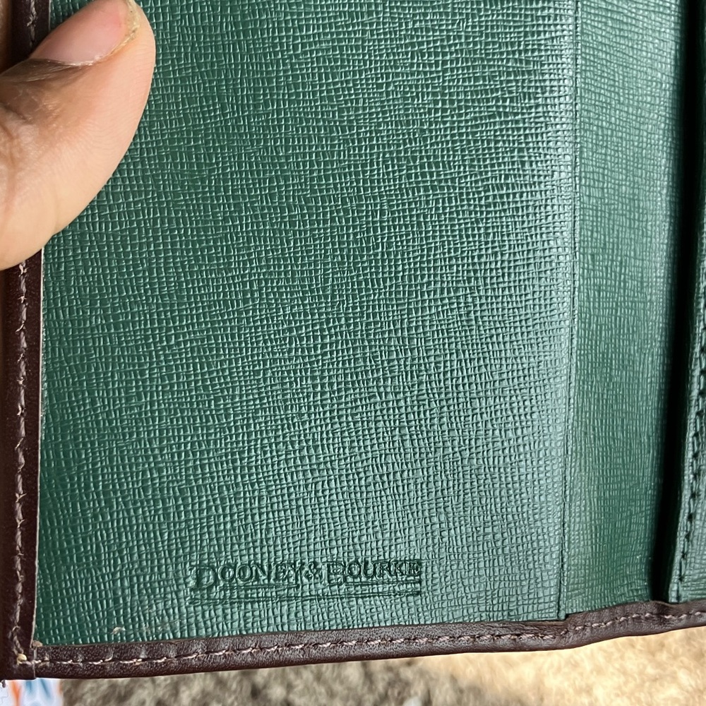 Dooney & Bourke Saffiano Continental Clutch Green/Brown - Picture 6 of 6